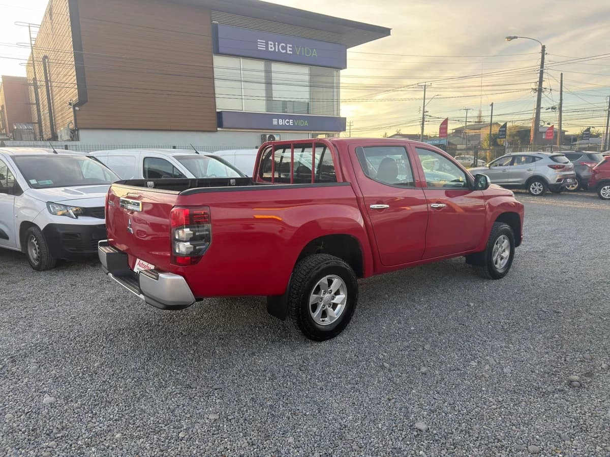 MITSUBISHI L200 KATANA CRT 4X4 - Imagen 4