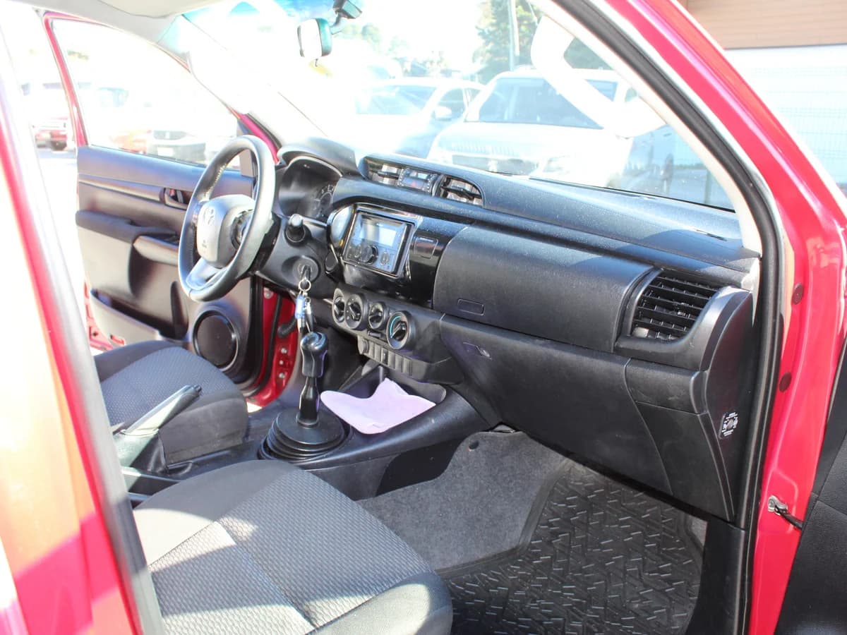 TOYOTA HILUX 4X4 DIÉSEL 2021 - Imagen 5