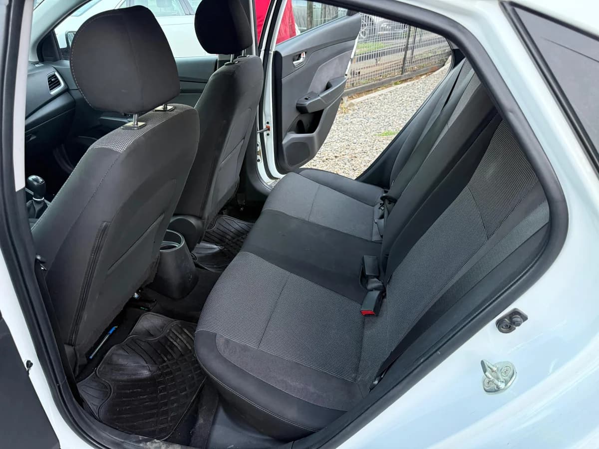 HYUNDAI ACCENT HCI 1.4 MT6 PLUS, 2022 - Imagen 8