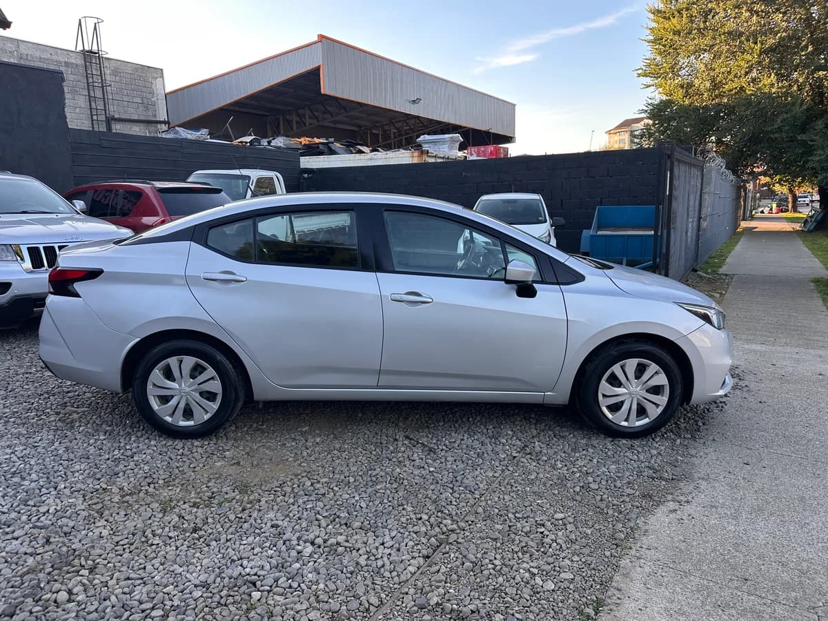 Nissan versa 1.6 MT 2022 - Imagen 3
