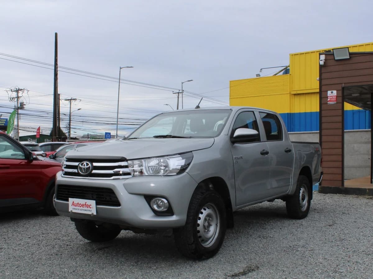 TOYOTA HILUX 4X4 DIÉSEL - Imagen 2