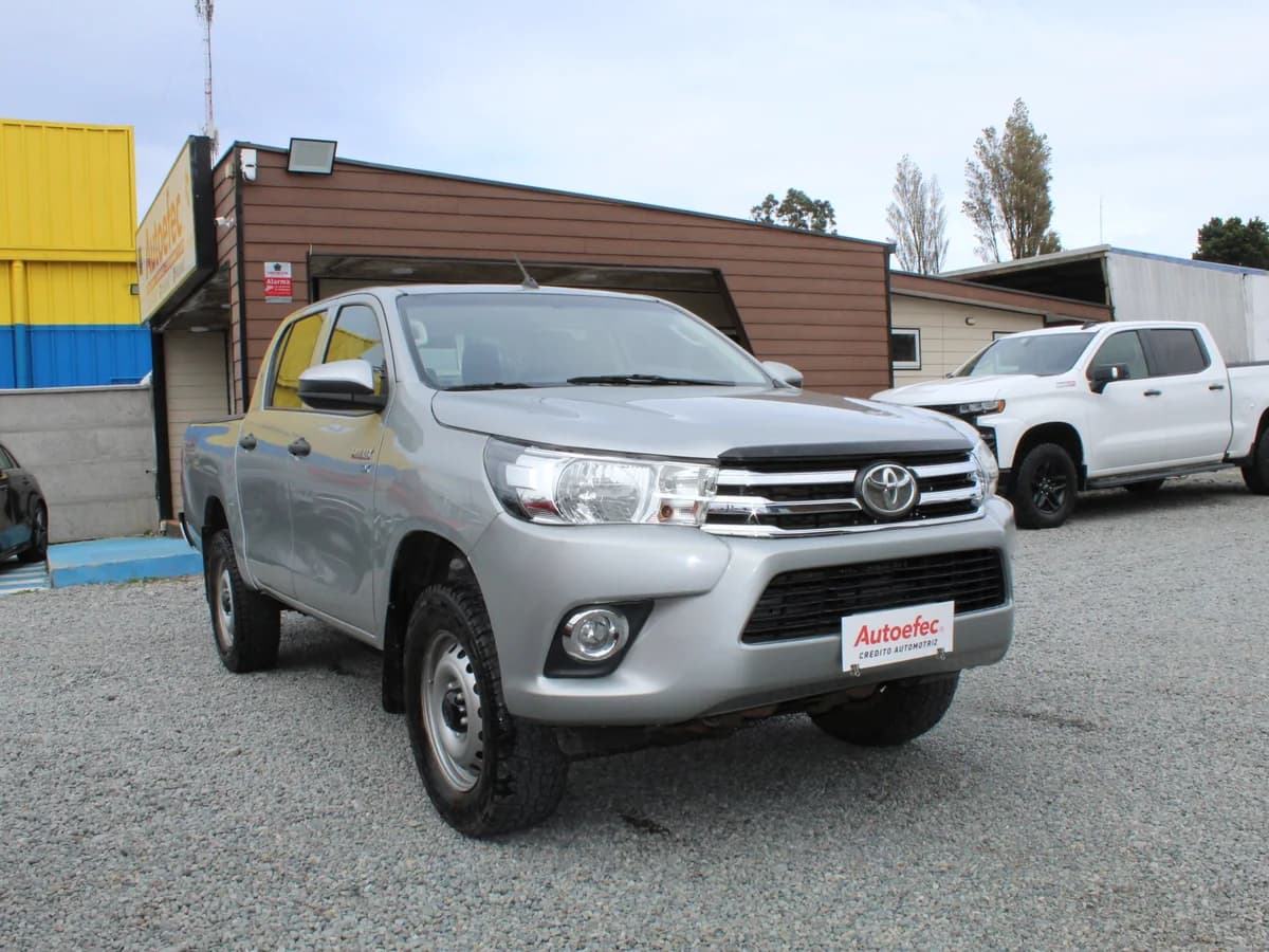 TOYOTA HILUX 4X4 DIÉSEL - Imagen 4