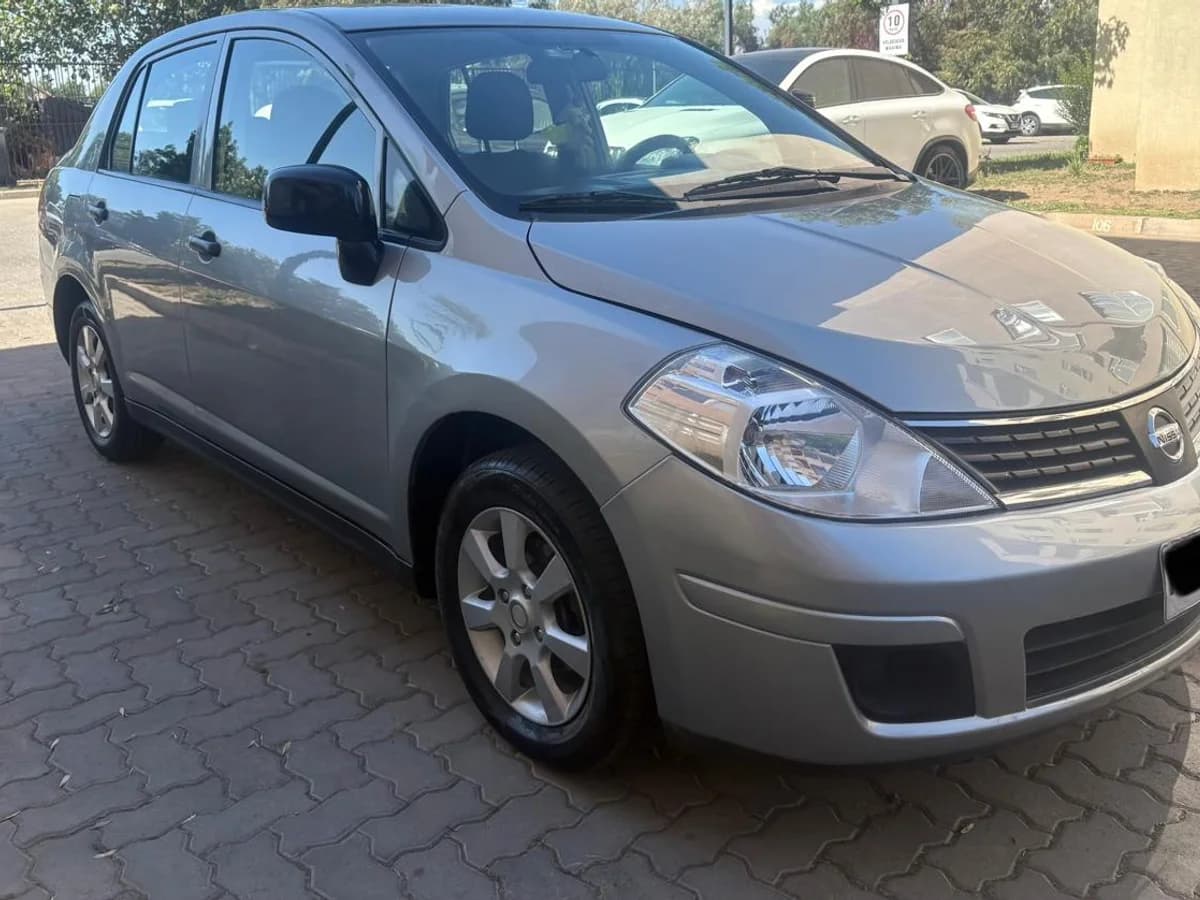 NISSAN Tiida 1.6 S 4X2 LL MT 4P 2012 - Imagen 2