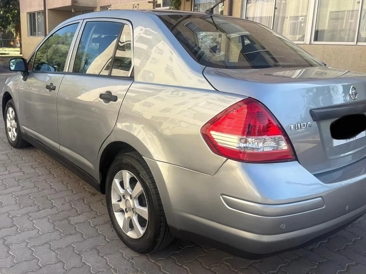 NISSAN Tiida 1.6 S 4X2 LL MT 4P 2012 - Imagen 5