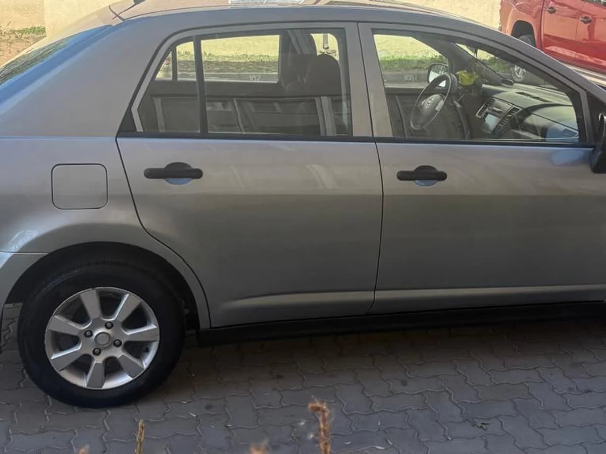 NISSAN Tiida 1.6 S 4X2 LL MT 4P 2012 - Imagen 9