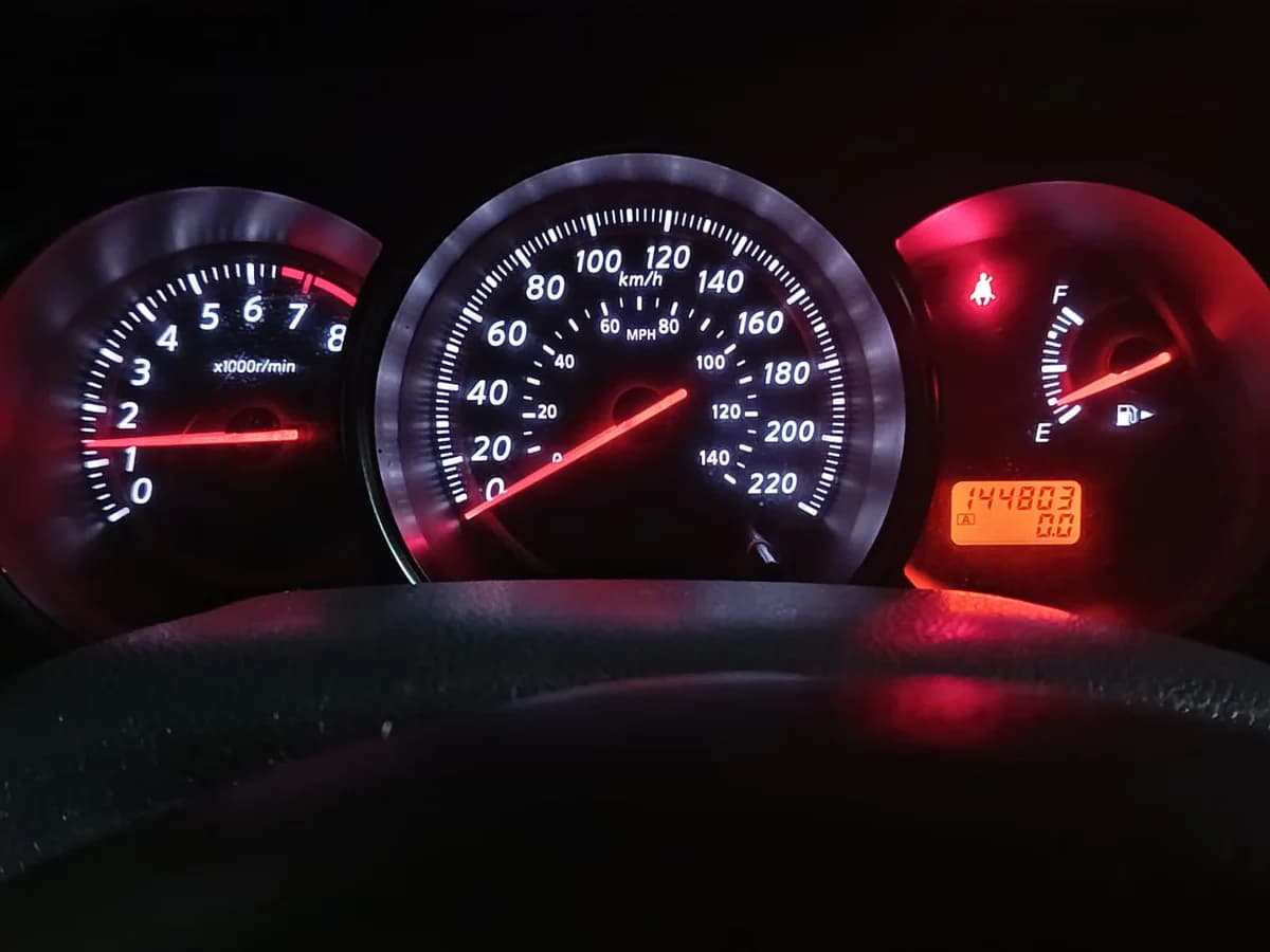NISSAN Tiida 1.6 S 4X2 LL MT 4P 2012 - Imagen 10