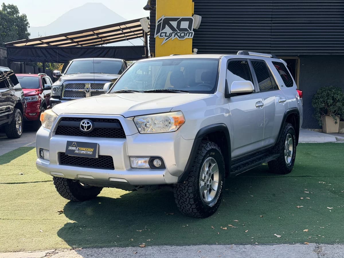 Toyota 4Runner SR5 2013 - Imagen 3
