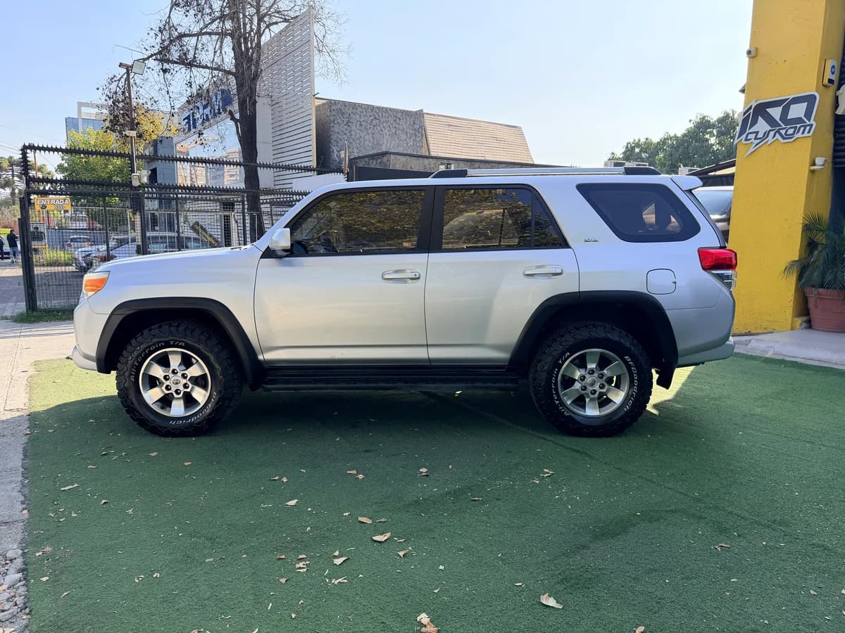 Toyota 4Runner SR5 2013 - Imagen 4