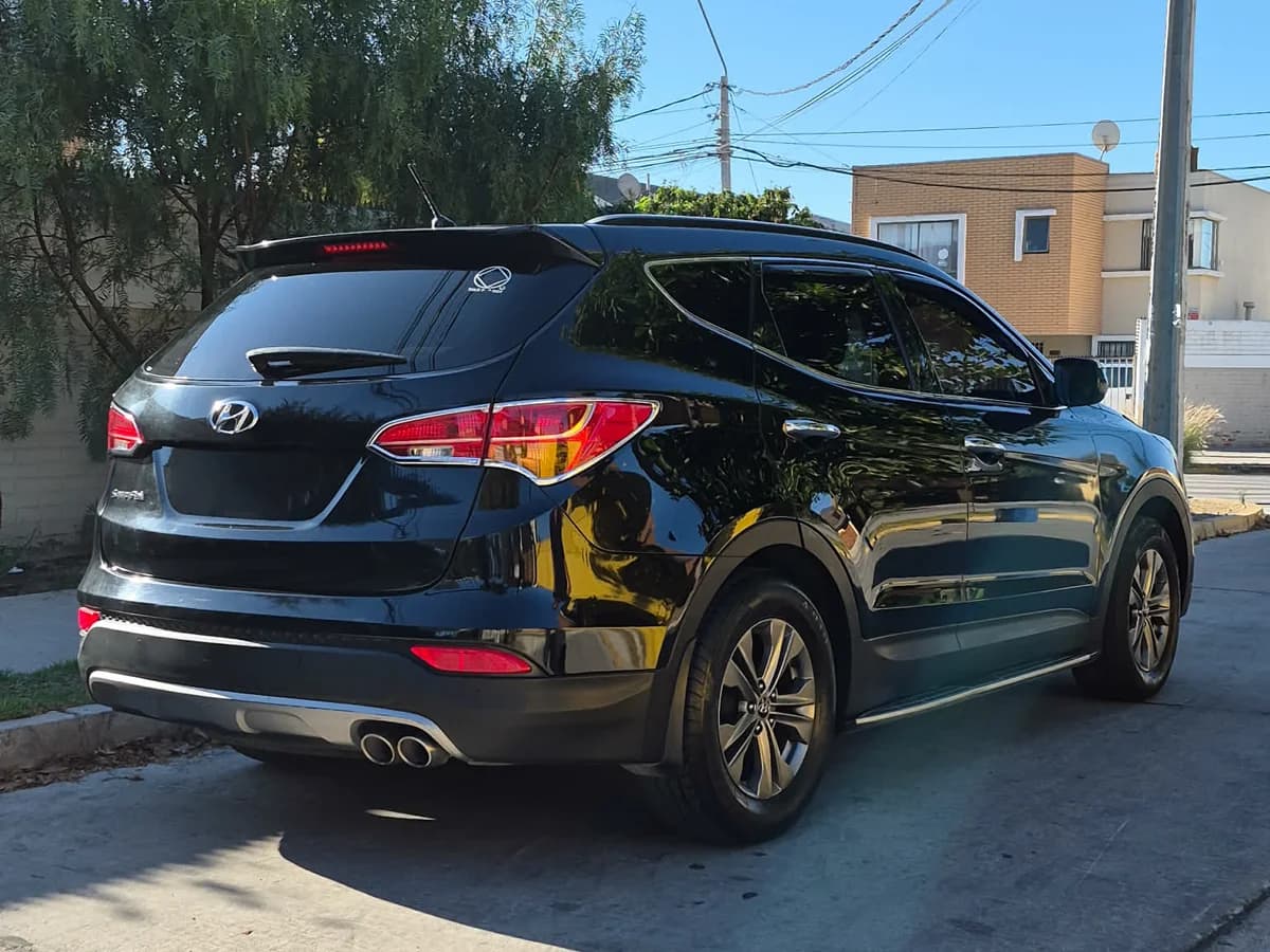 HYUNDAI SANTA FE GLS 4X4 2.4 - Imagen 4