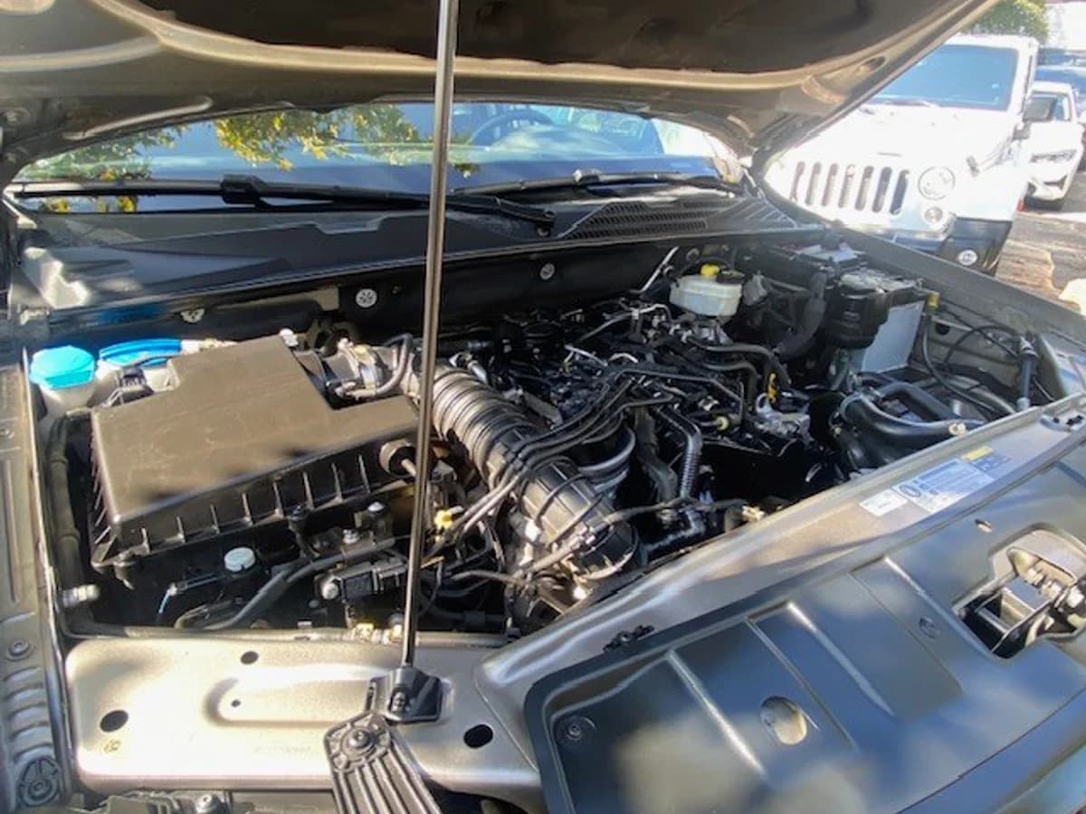 VOLKSWAGEN AMAROK Highline 4x4 2.0 AT 2019 - Imagen 28