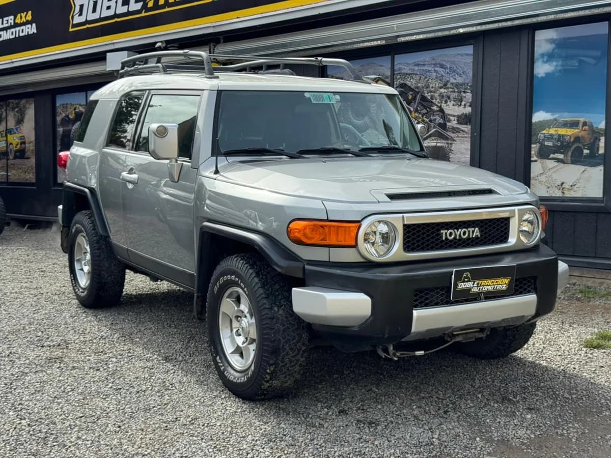 TOYOTA FJ CRUISER 2009
