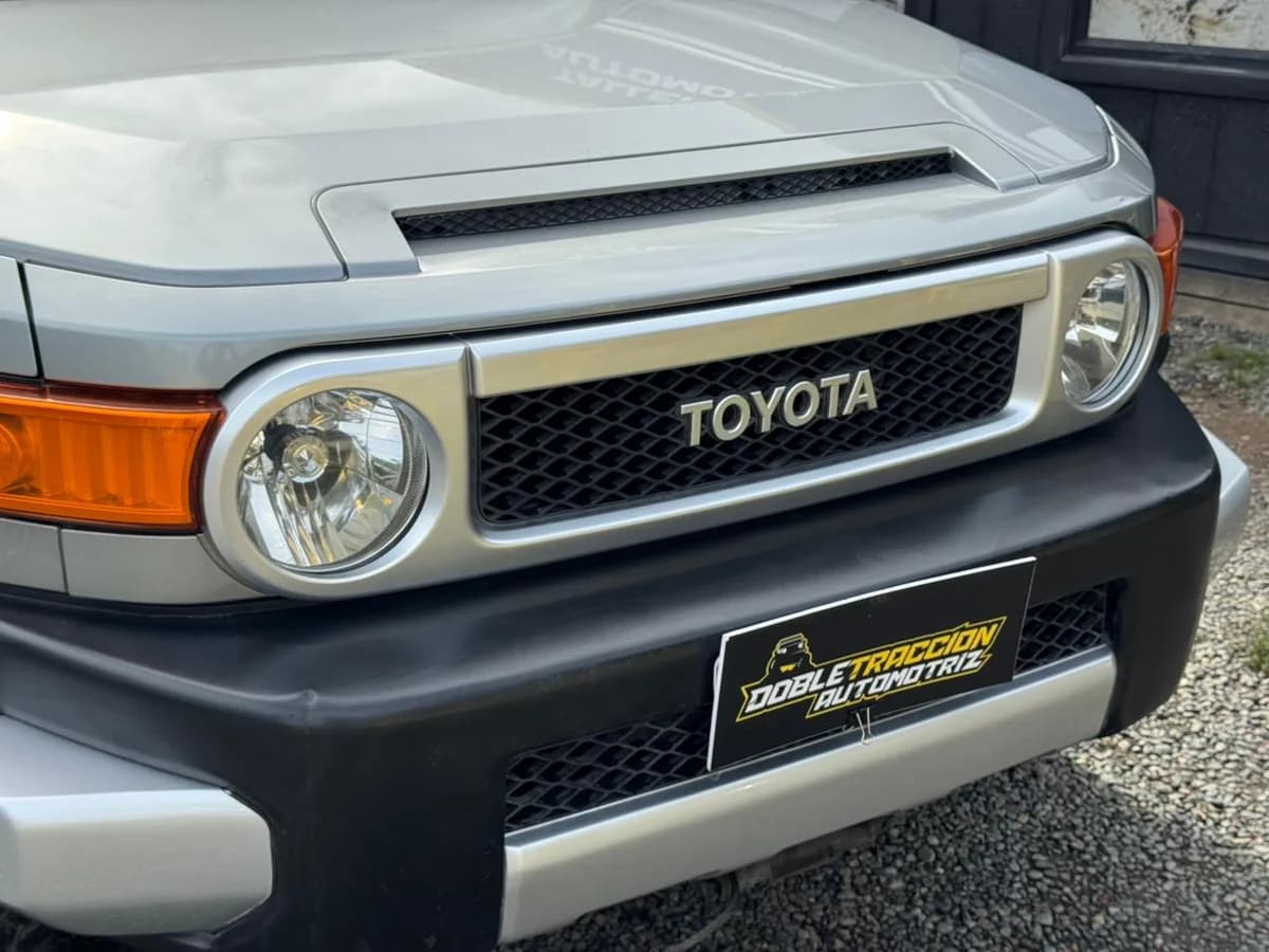 TOYOTA FJ CRUISER 2009 - Imagen 4