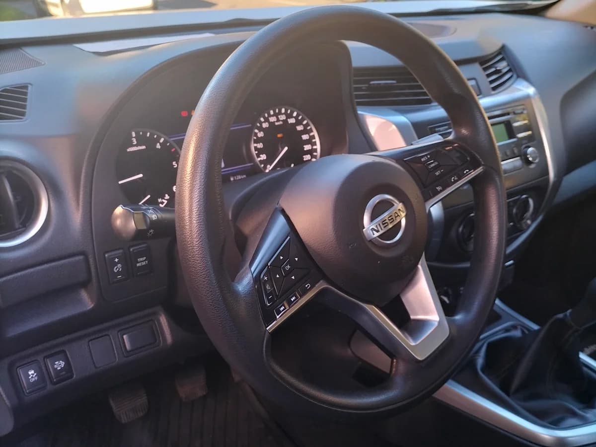 Se vende Nissan Navara 2.3 Diesel - Imagen 3