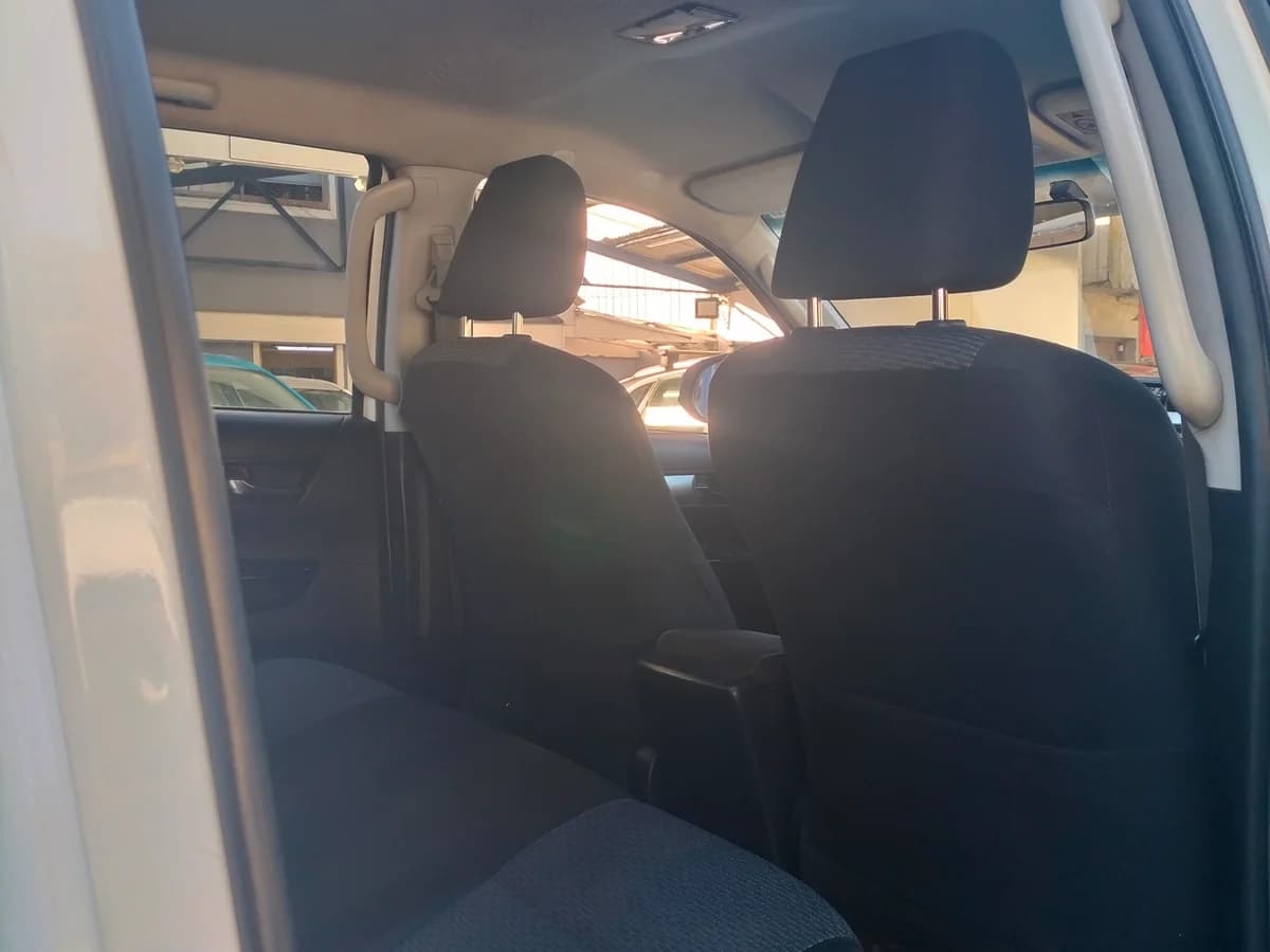 Toyota Hilux 4x2 - Imagen 3