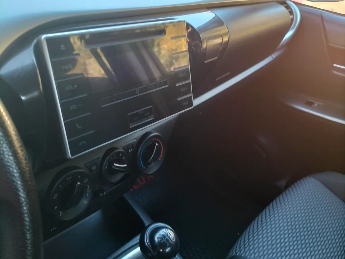 Toyota Hilux 4x2 - Imagen 5