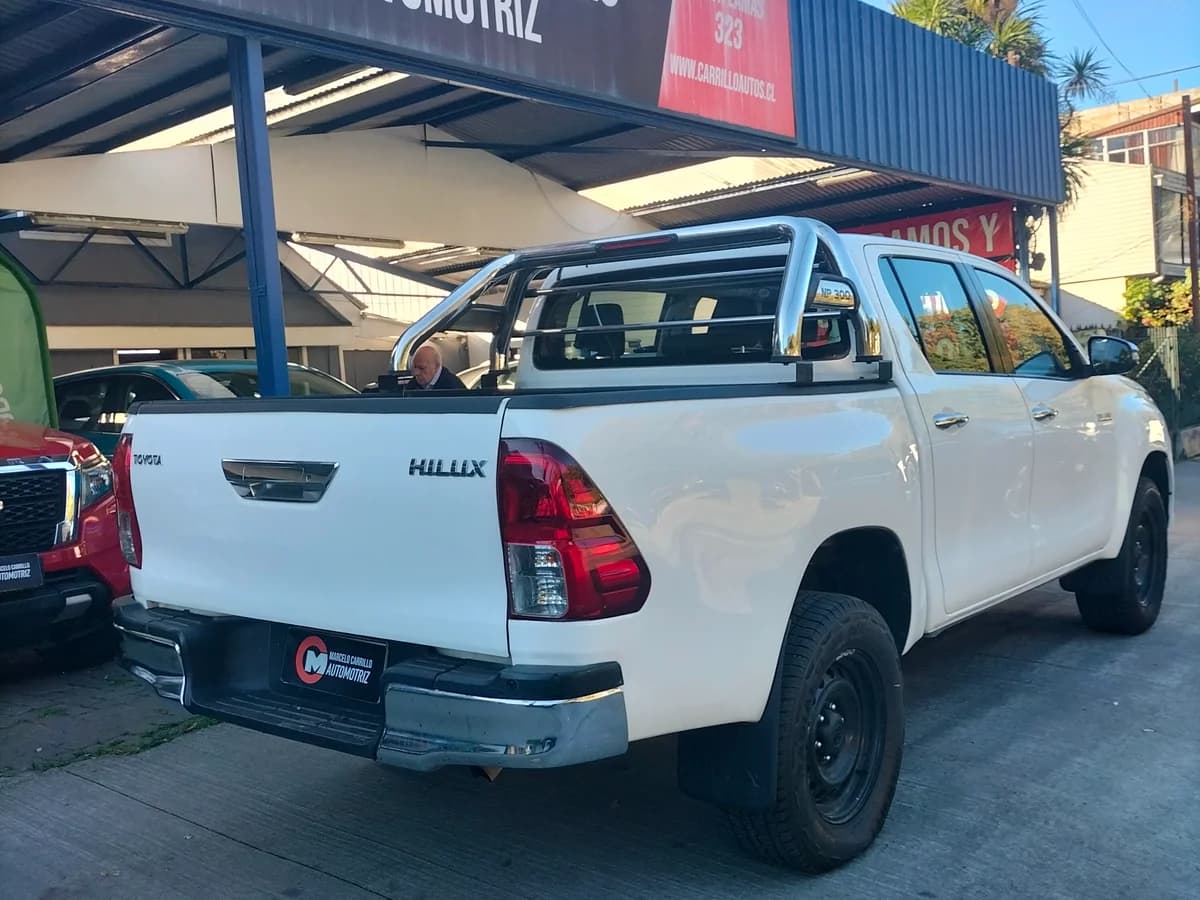 Toyota Hilux 4x2 - Imagen 8