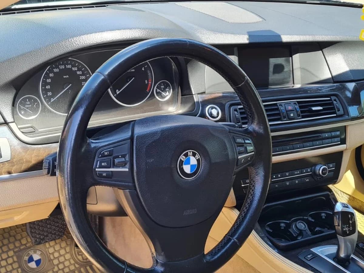 2011 BMW 530 turbo diesel 3.0 - Imagen 5