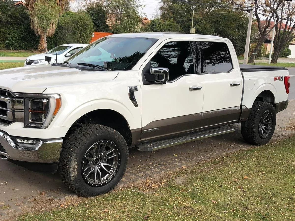 Ford F-150 Lariat 4X4 5.0 2026 - Imagen 1