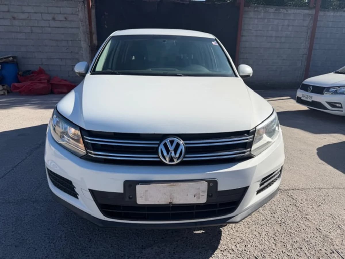 2016 Volkswagen Tiguan TREND FUN TSI 4X2 - Imagen 2