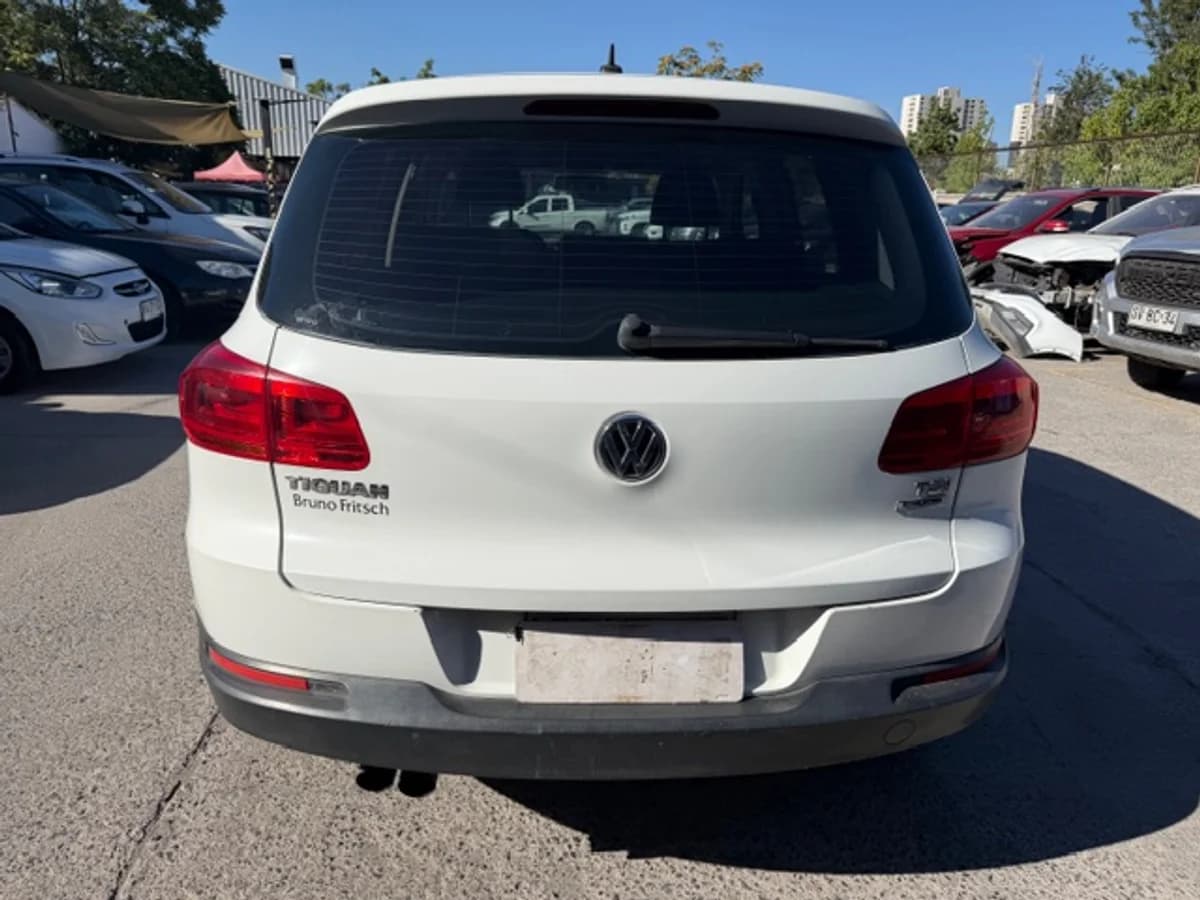 2016 Volkswagen Tiguan TREND FUN TSI 4X2 - Imagen 5