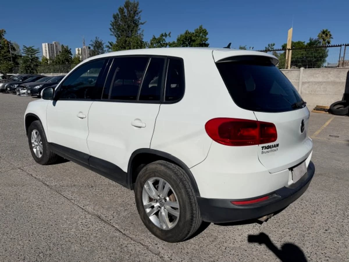 2016 Volkswagen Tiguan TREND FUN TSI 4X2 - Imagen 6