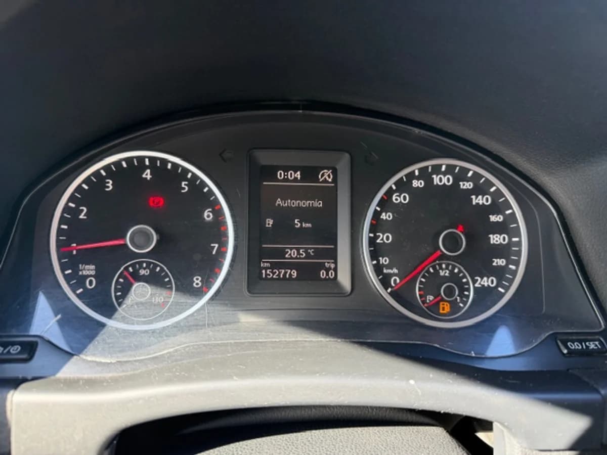 2016 Volkswagen Tiguan TREND FUN TSI 4X2 - Imagen 9