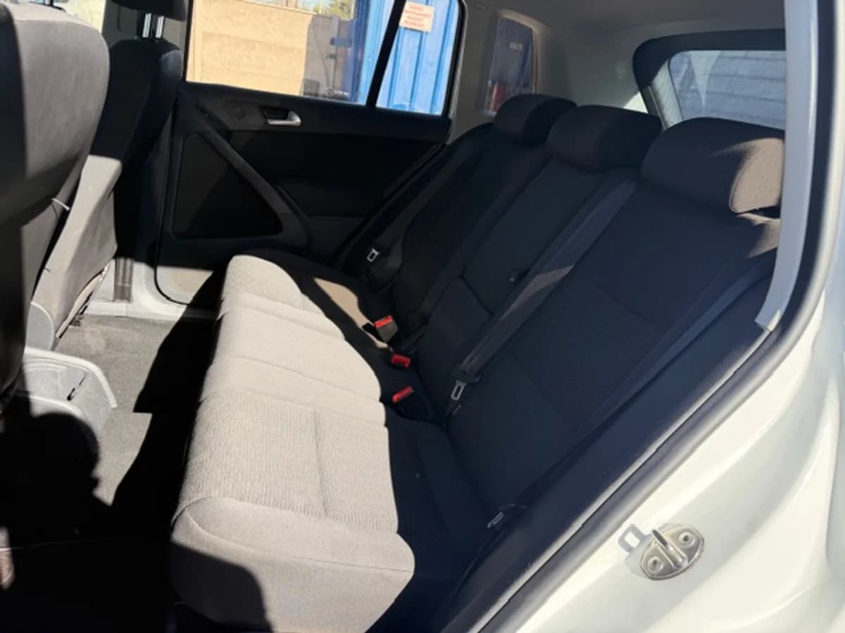 2016 Volkswagen Tiguan TREND FUN TSI 4X2 - Imagen 12