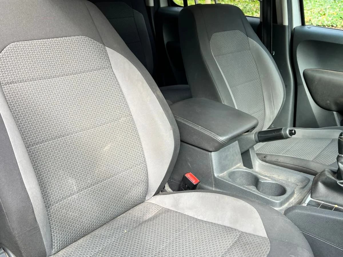 VOLKSWAGEN AMAROK TRENDLINE 4X2 MT - Imagen 13