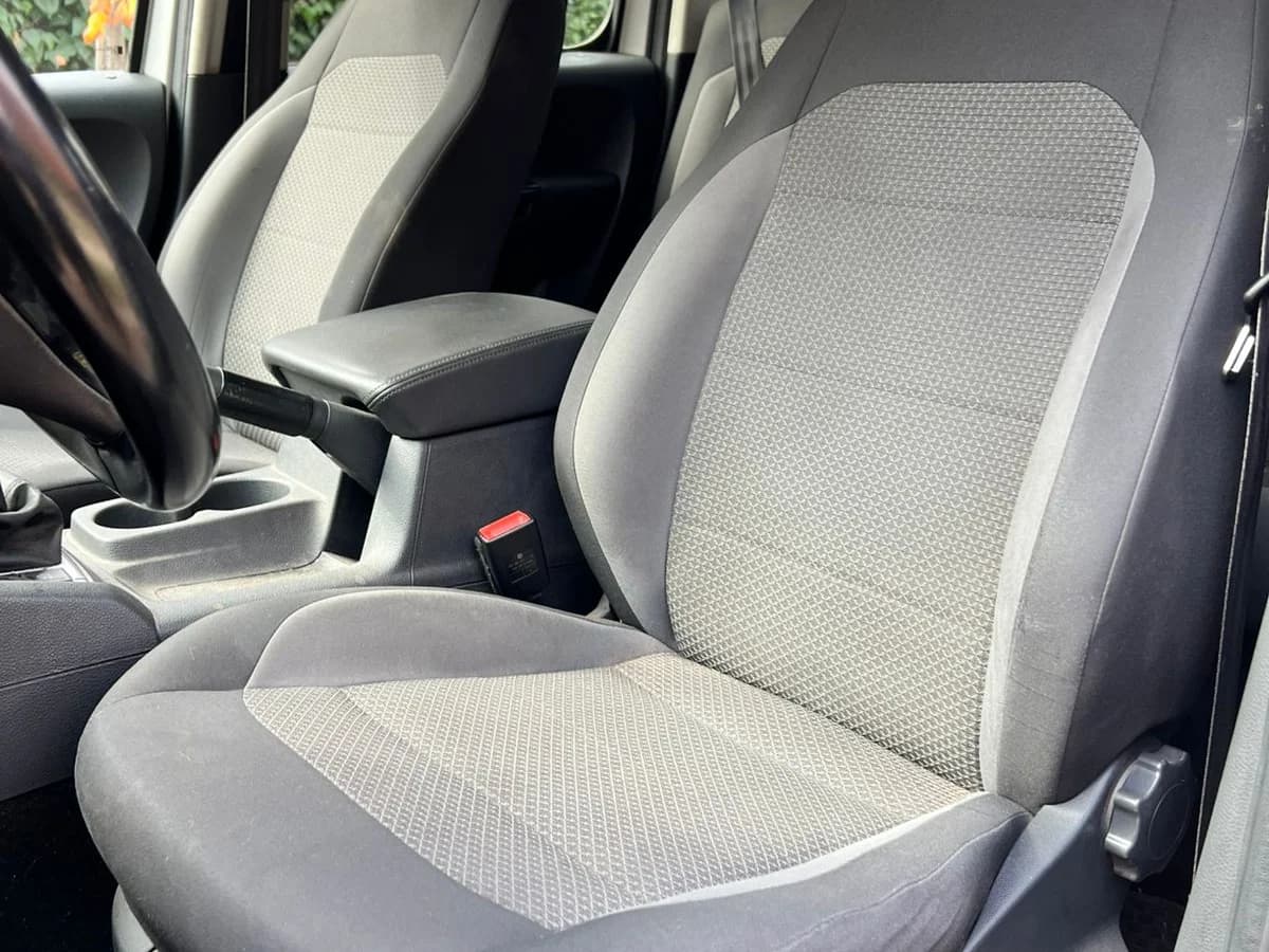 VOLKSWAGEN AMAROK TRENDLINE 4X2 MT - Imagen 18