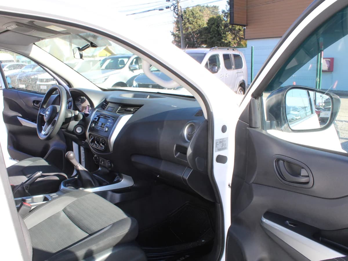NISSAN NAVARA 4X4 DIÉSEL - Imagen 5