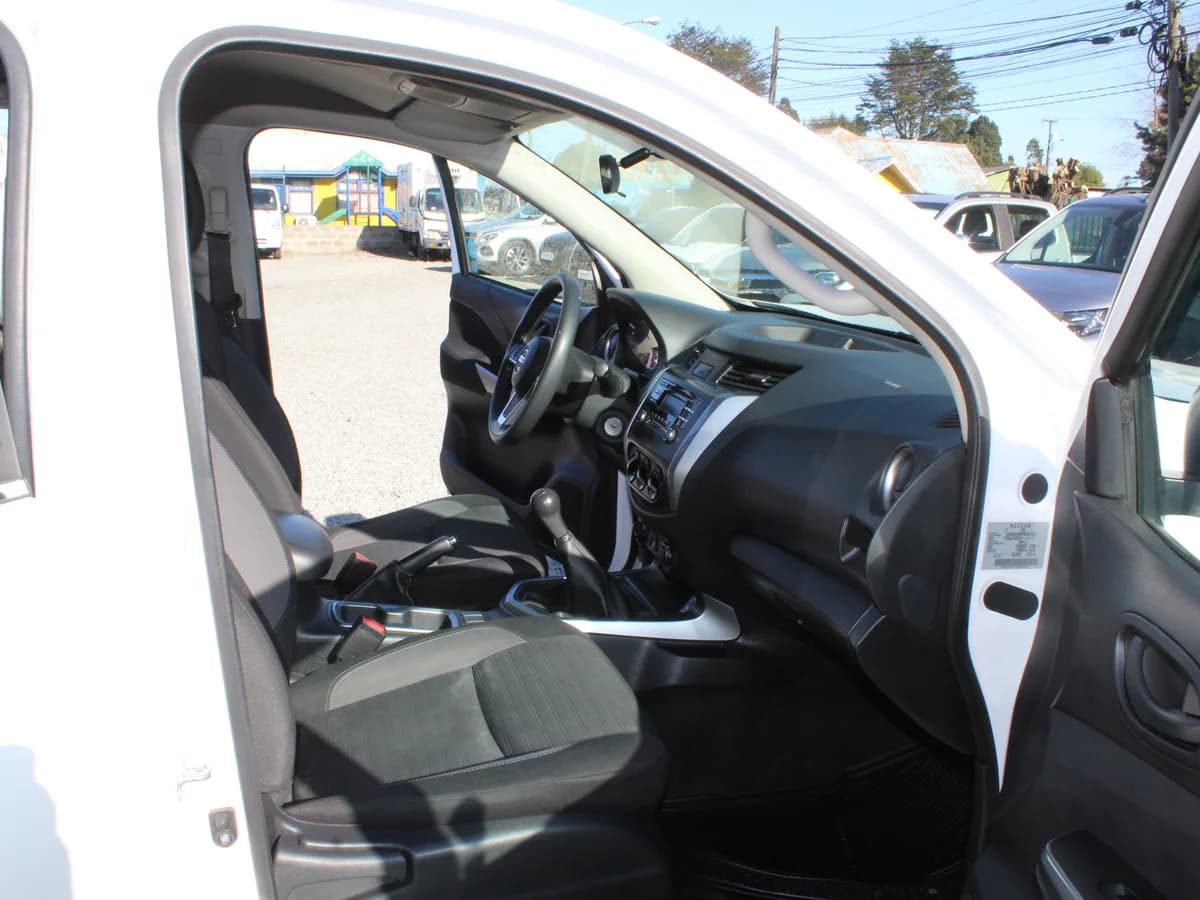 NISSAN NAVARA 4X4 DIÉSEL - Imagen 6