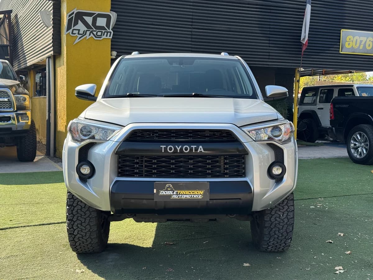 Toyota 4Runner SR5 2022 - Imagen 2