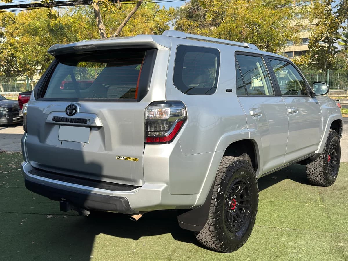 Toyota 4Runner SR5 2022 - Imagen 6