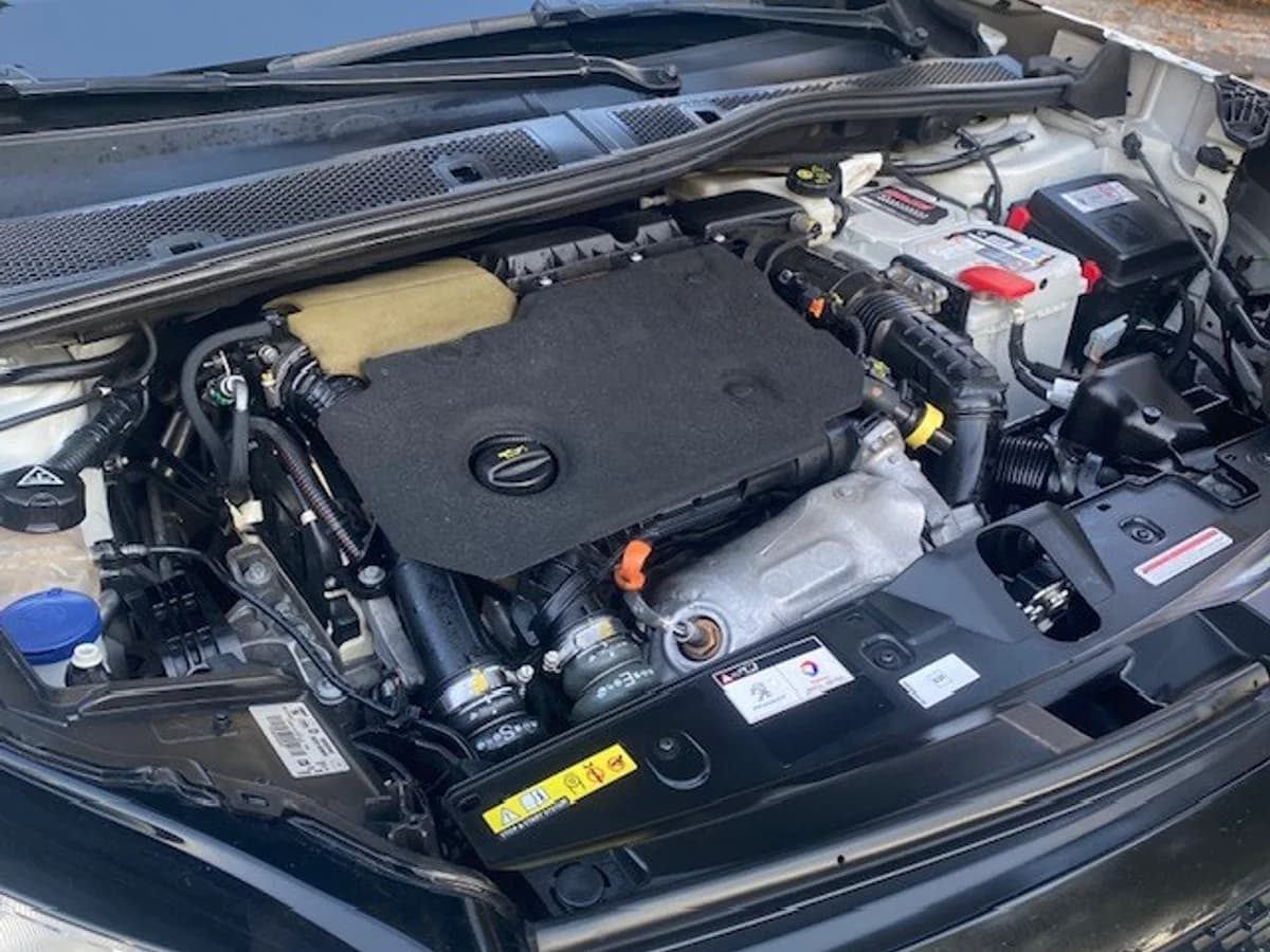 PEUGEOT 2008 2008 BLUE HDI 2021 - Imagen 28