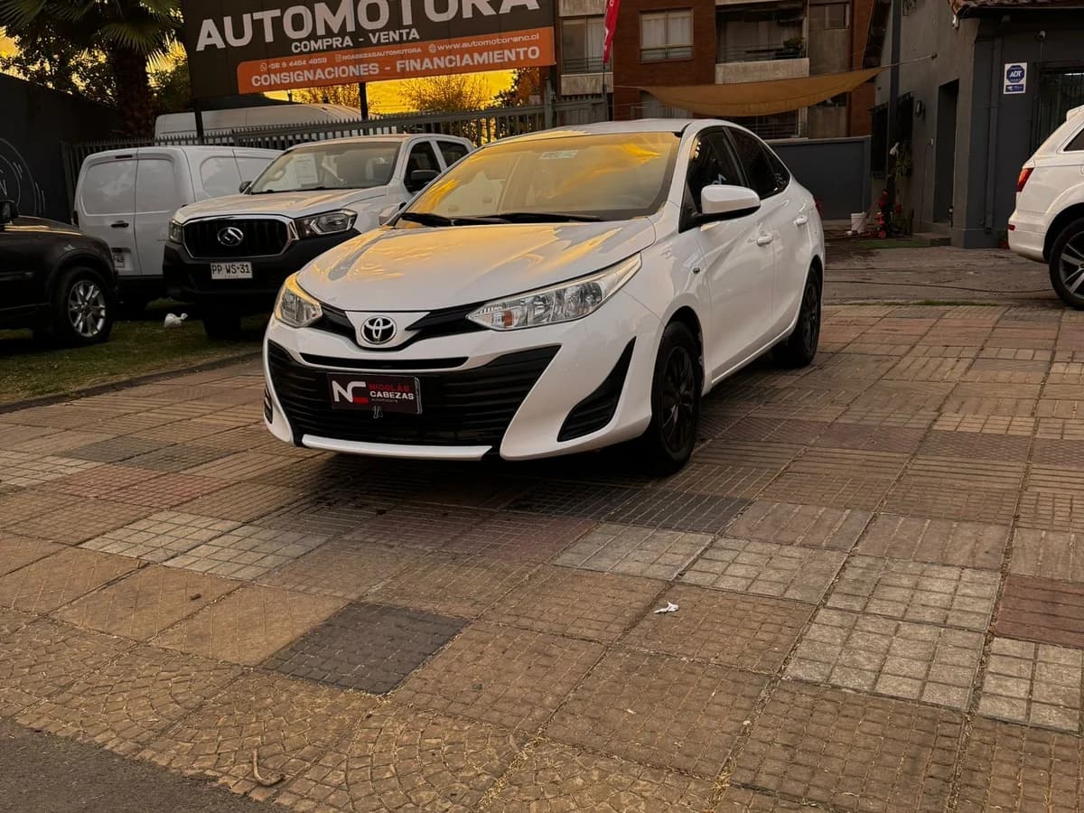 TOYOTA YARIS GLI 1.5 - Imagen 3
