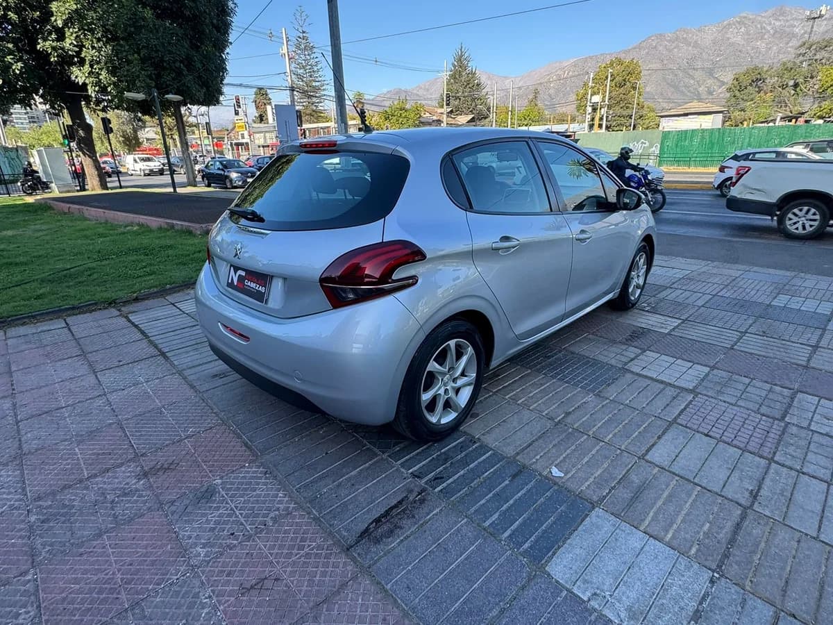 PEUGEOT ACTIVE 208 - Imagen 3