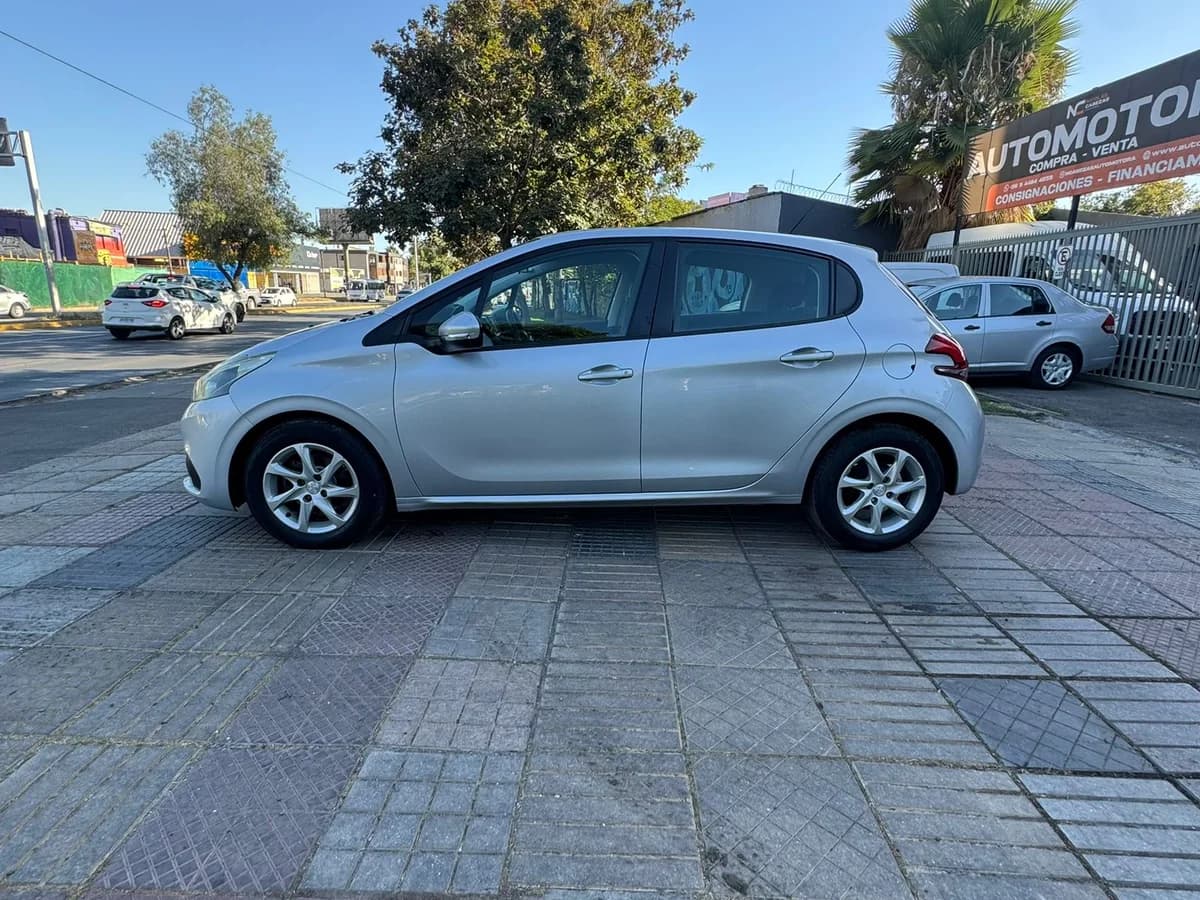 PEUGEOT ACTIVE 208 - Imagen 4