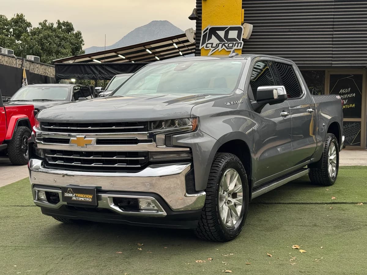 Chevrolet Silverado LTZ 2022 - Imagen 3