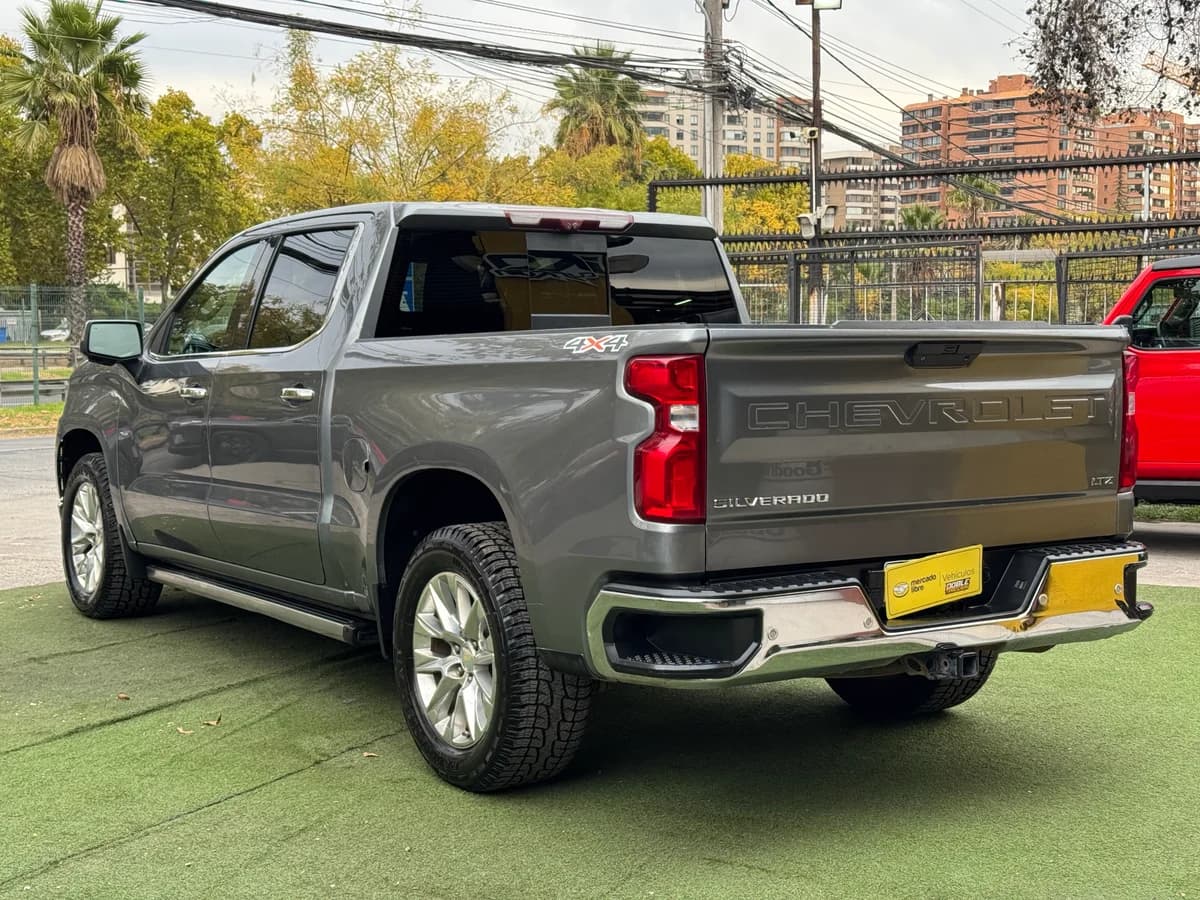 Chevrolet Silverado LTZ 2022 - Imagen 4