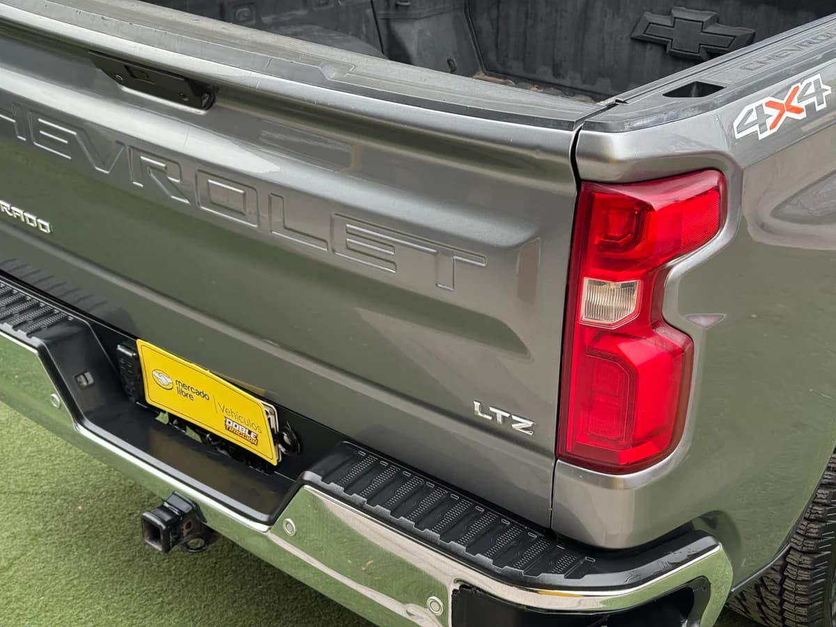 Chevrolet Silverado LTZ 2022 - Imagen 9