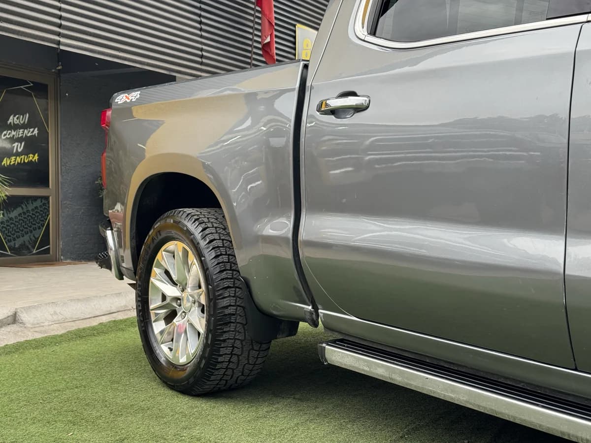 Chevrolet Silverado LTZ 2022 - Imagen 10