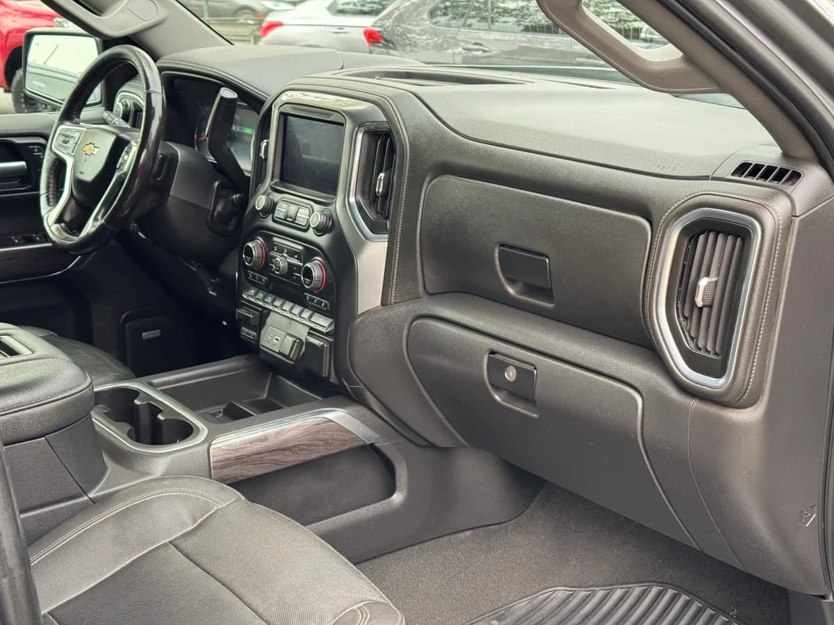 Chevrolet Silverado LTZ 2022 - Imagen 11