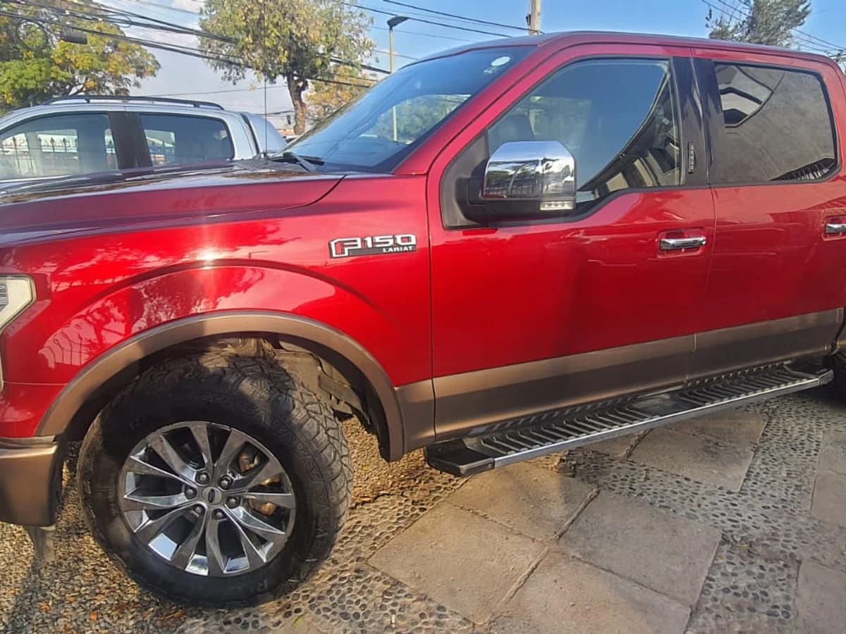 FORD F150 LARIAT LUXURY 4X4 5.0cc TECHO PANORAMICO CUERO EXTRAORDINARIA - Imagen 1