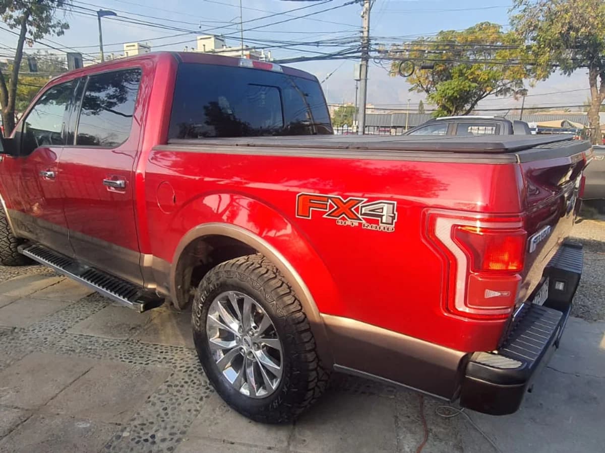 FORD F150 LARIAT LUXURY 4X4 5.0cc TECHO PANORAMICO CUERO EXTRAORDINARIA - Imagen 4