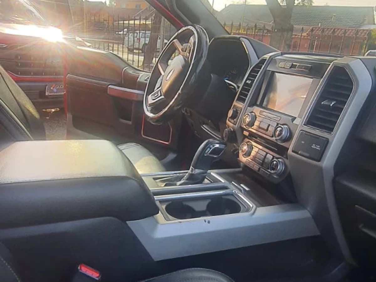 FORD F150 LARIAT LUXURY 4X4 5.0cc TECHO PANORAMICO CUERO EXTRAORDINARIA - Imagen 8