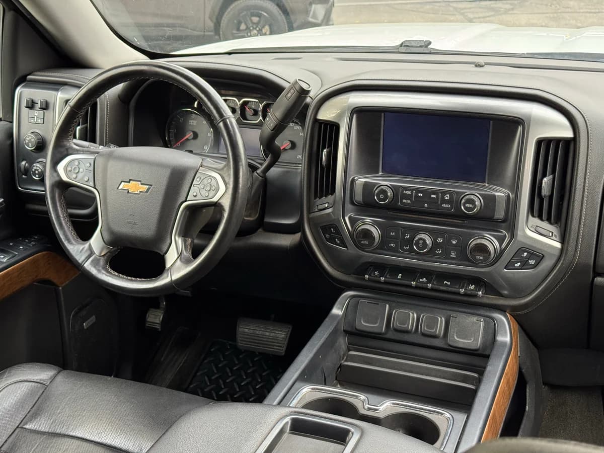 Chevrolet Silverado LTZ 2015 - Imagen 16
