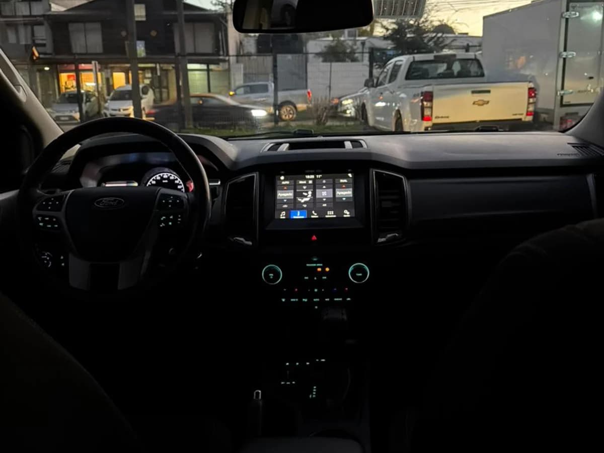 FORD RANGER XLT 4X4 3.2 AUT 2020 - Imagen 11