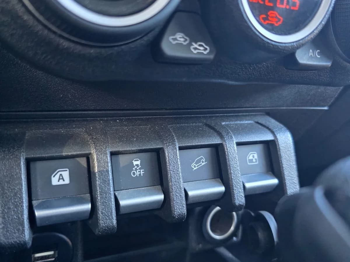 JIMNY 1.5 AT GLX 5P - Imagen 20