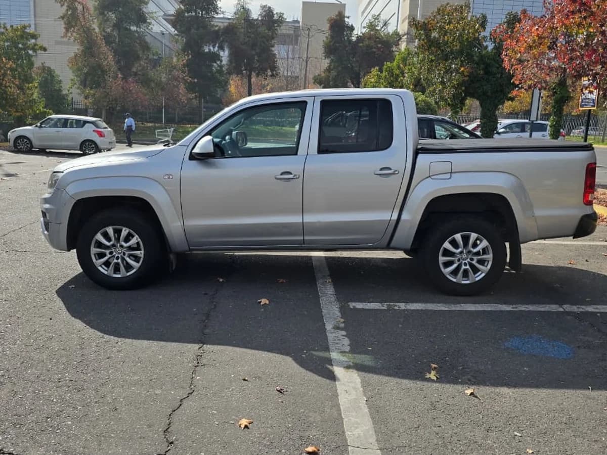 VOLKSWAGEN AMAROK 2.0L TRENDLINE 4X2 MT6 DIESEL - Imagen 7