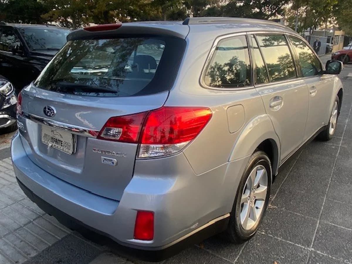 SUBARU OUTBACK XS AWD 2.0 Autom. 2015 - Imagen 2